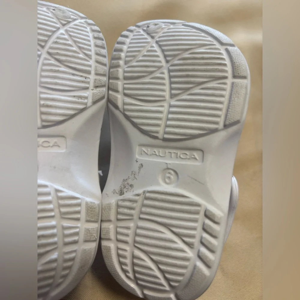 Nautica White‎ Clogs Lightweight Slip-On Design Baby Size 6